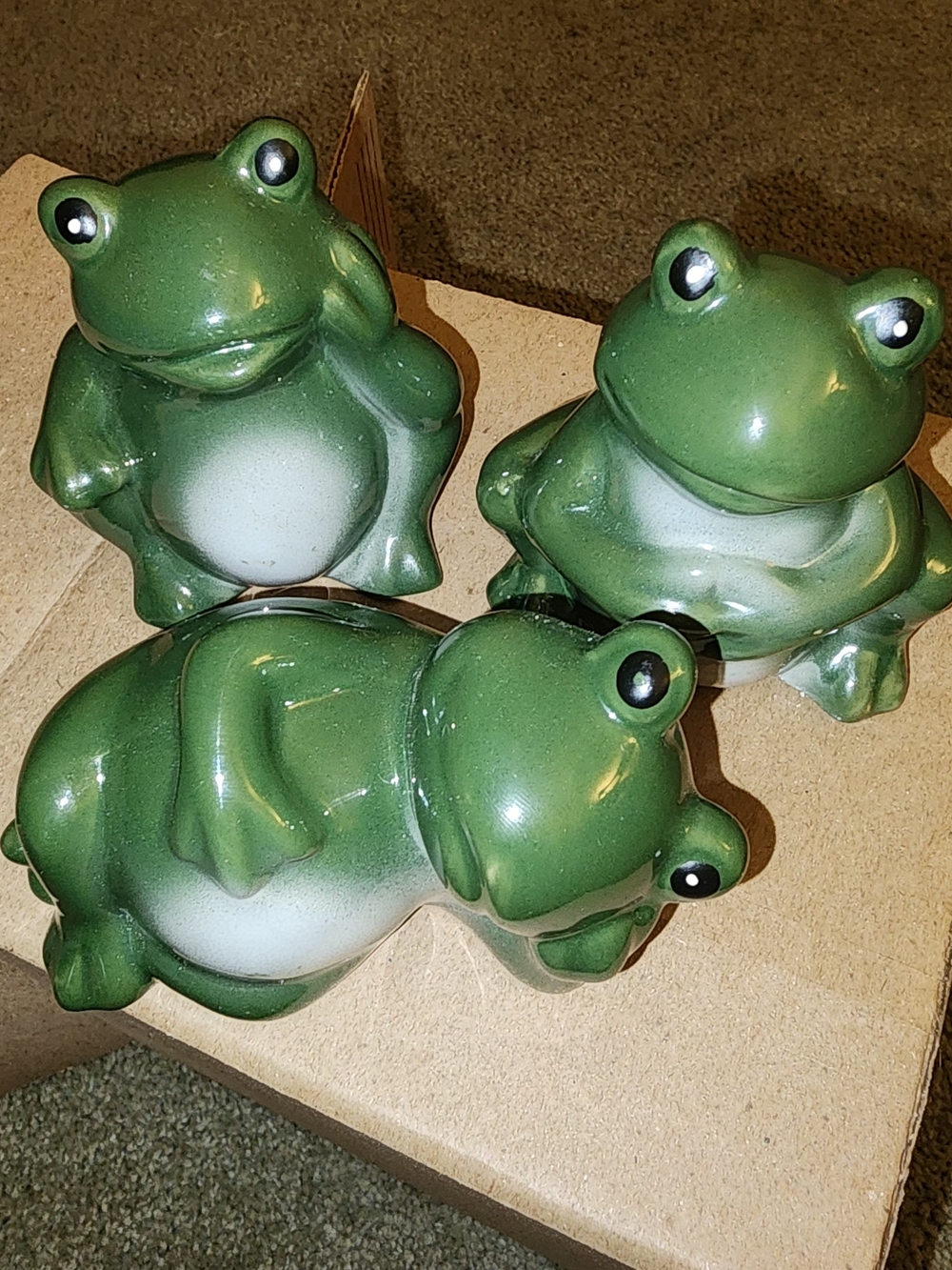 Green Ceramic Frog Figurine Set - Home Accents
